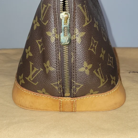 LOUIS VUITTON Alma monogram - Picture 5 of 16